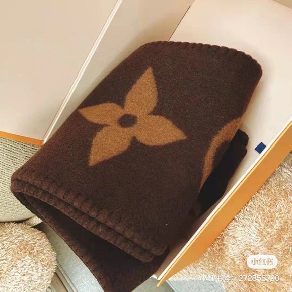 ๐โจAUTHENTICโจ๐Louis Vuitton scarf - Picture 4 of 5